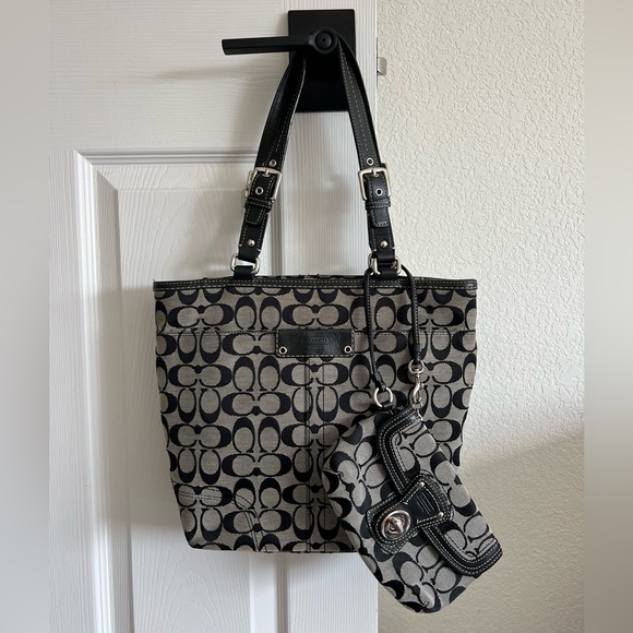 Coach Signature Black Jacquard Bundle - Picture 1 of 16